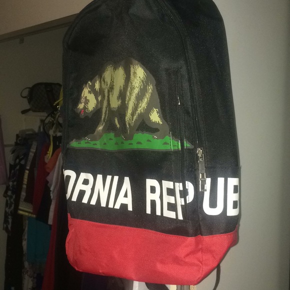 Black California Republic Brown Bear Backpack Bag - Picture 5 of 10